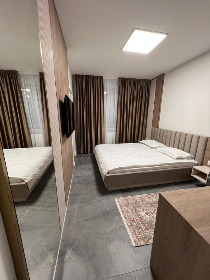 Apartamento Arcgroup Medical Oradea Exterior foto