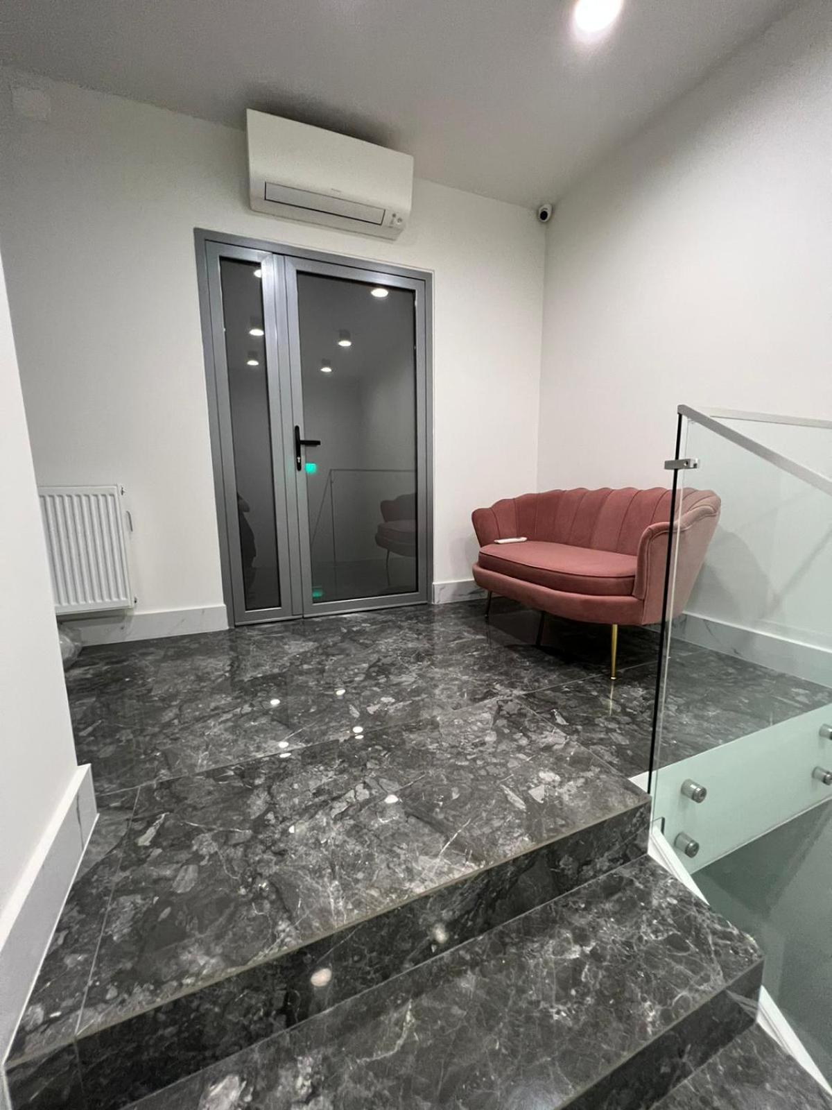 Apartamento Arcgroup Medical Oradea Exterior foto